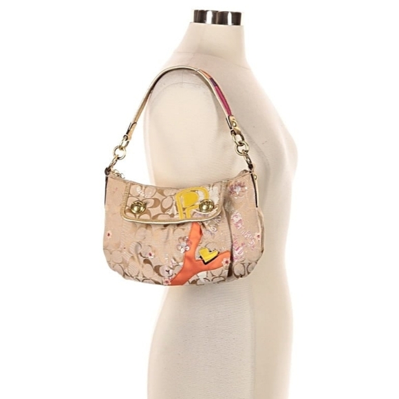 Coach Shoulder Bag. - Picture 1 of 5